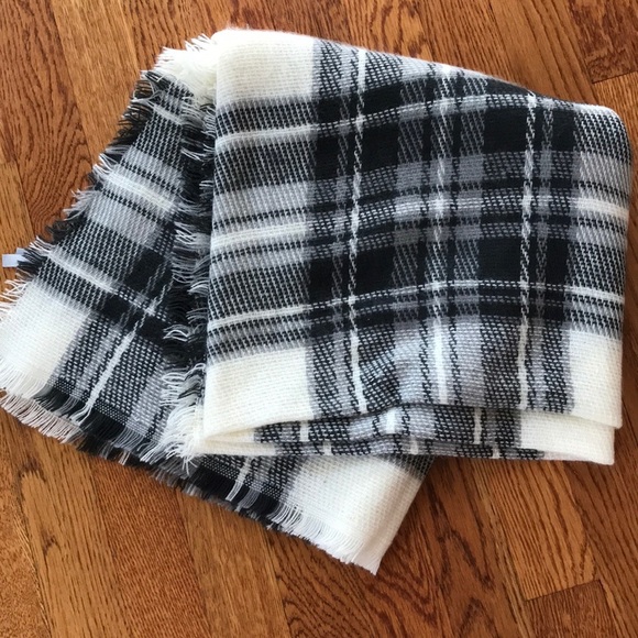 Large warm scarf scarf, like new - Picture 1 of 3